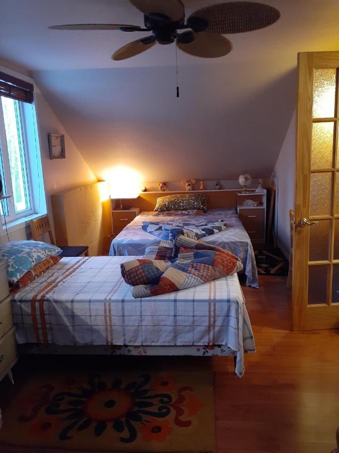 Bienvevus Chez Rino-Hugues Bed & Breakfast Trois-Pistoles Exterior photo